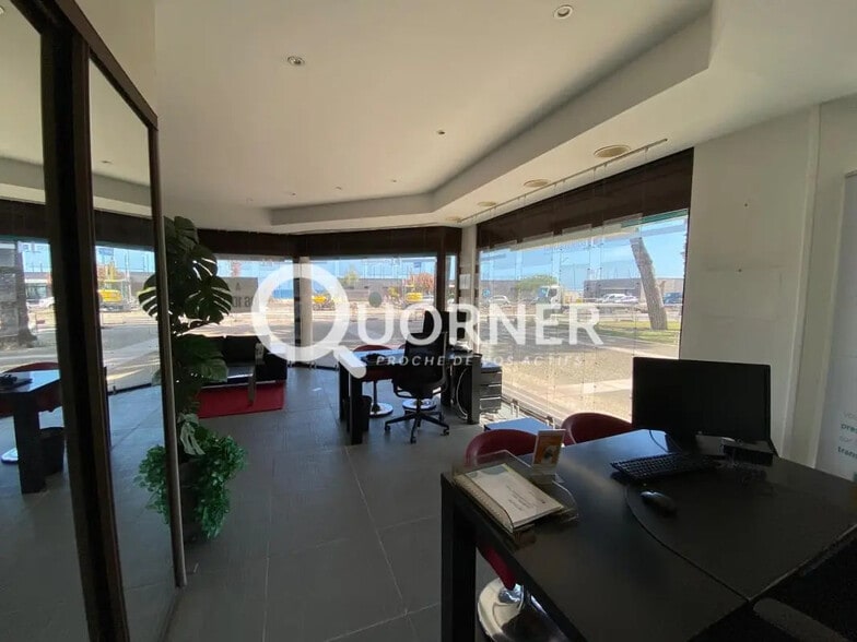 Retail in Fréjus for lease - Building Photo - Image 3 of 4