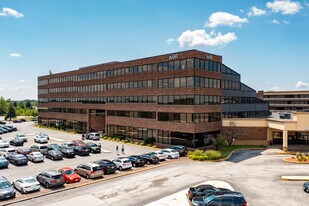 600 Office Building - Bar