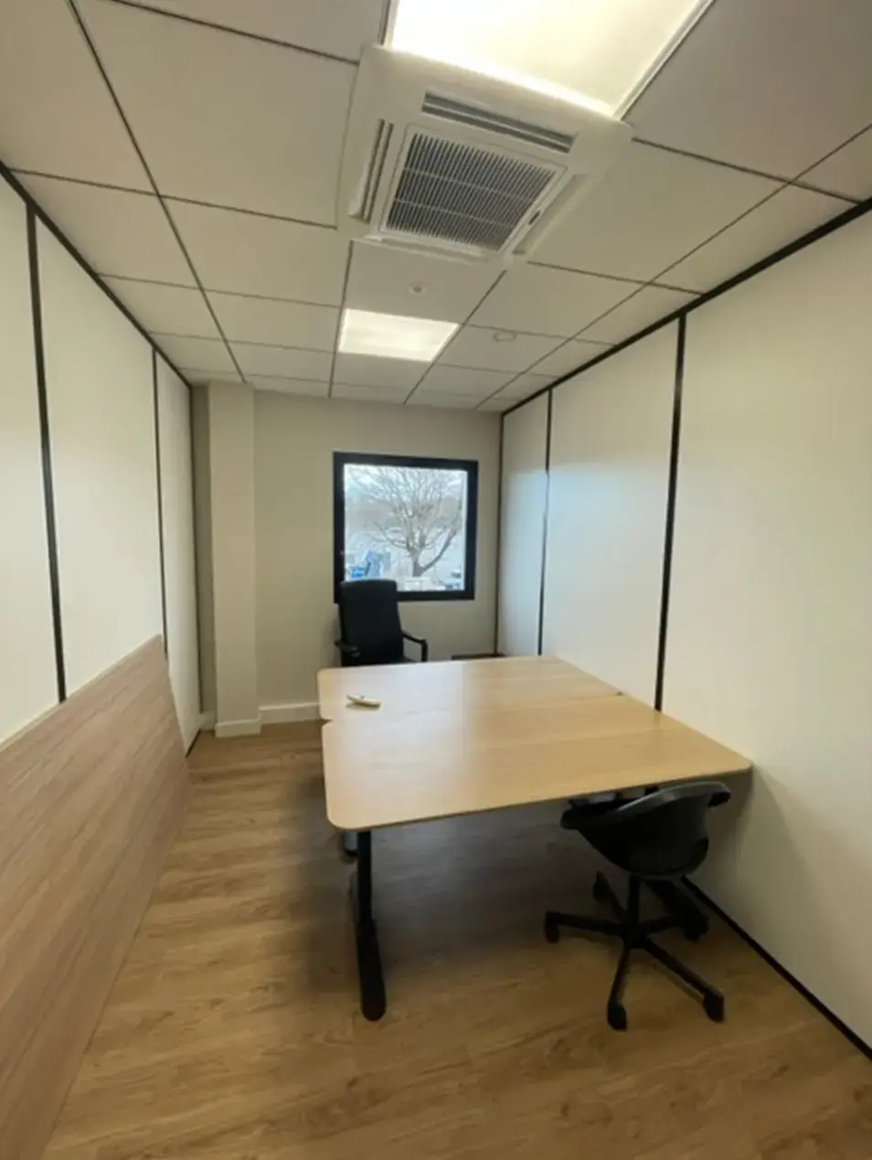 30 Chemin De Revaison, Saint-Priest for lease Interior Photo- Image 1 of 2
