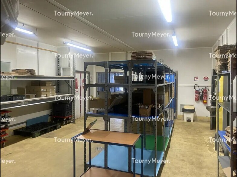 Flex in Saint-Jacques-de-la-Lande for lease - Interior Photo - Image 2 of 6