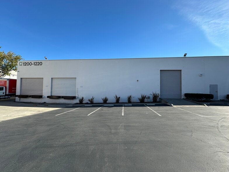 1220 San Mateo Ave, South San Francisco, CA for lease - Building Photo - Image 2 of 3