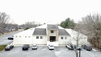 224 Taylors Mill Rd, Manalapan Township NJ - Live-Work Space