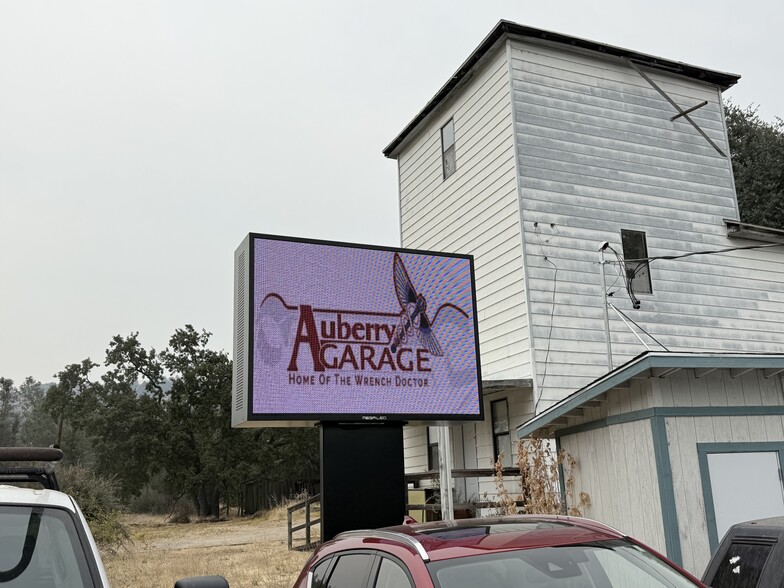 33246 Auberry Rd, Auberry, CA for sale - Building Photo - Image 3 of 17