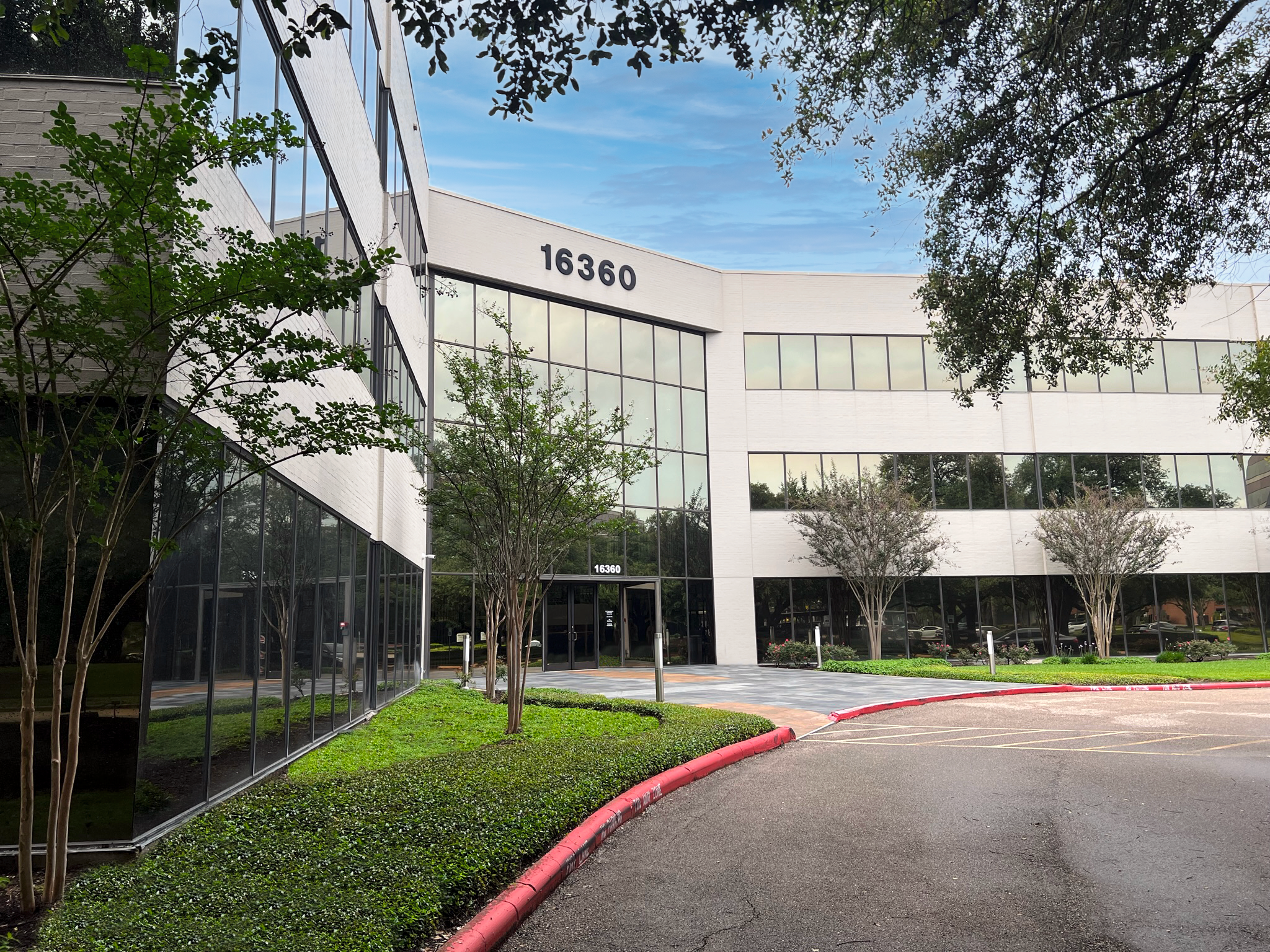 16360 Park Ten Place Dr, Houston, TX for lease Building Photo- Image 1 of 7