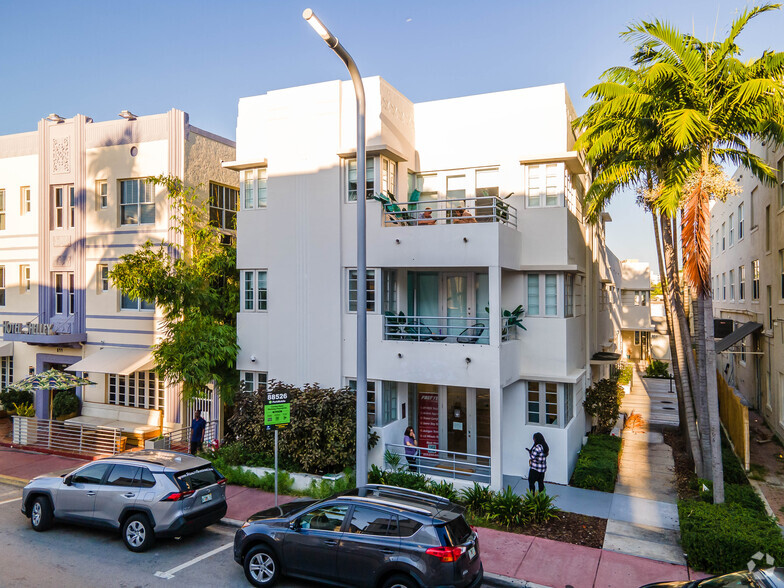 852 Collins Ave, Miami Beach, FL for sale - Primary Photo - Image 1 of 1