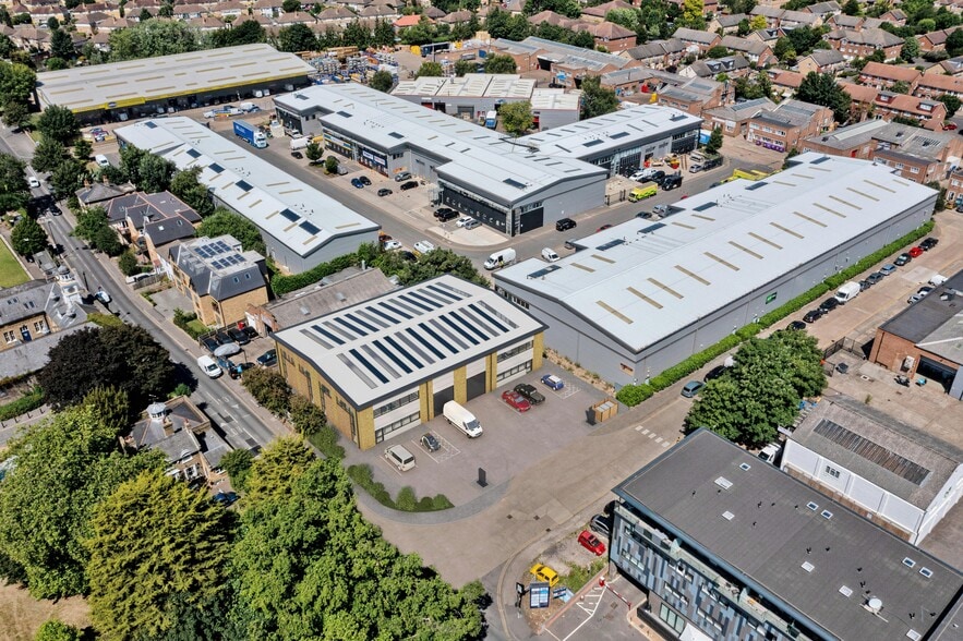 Clock Tower Rd, Isleworth for lease - Building Photo - Image 3 of 4