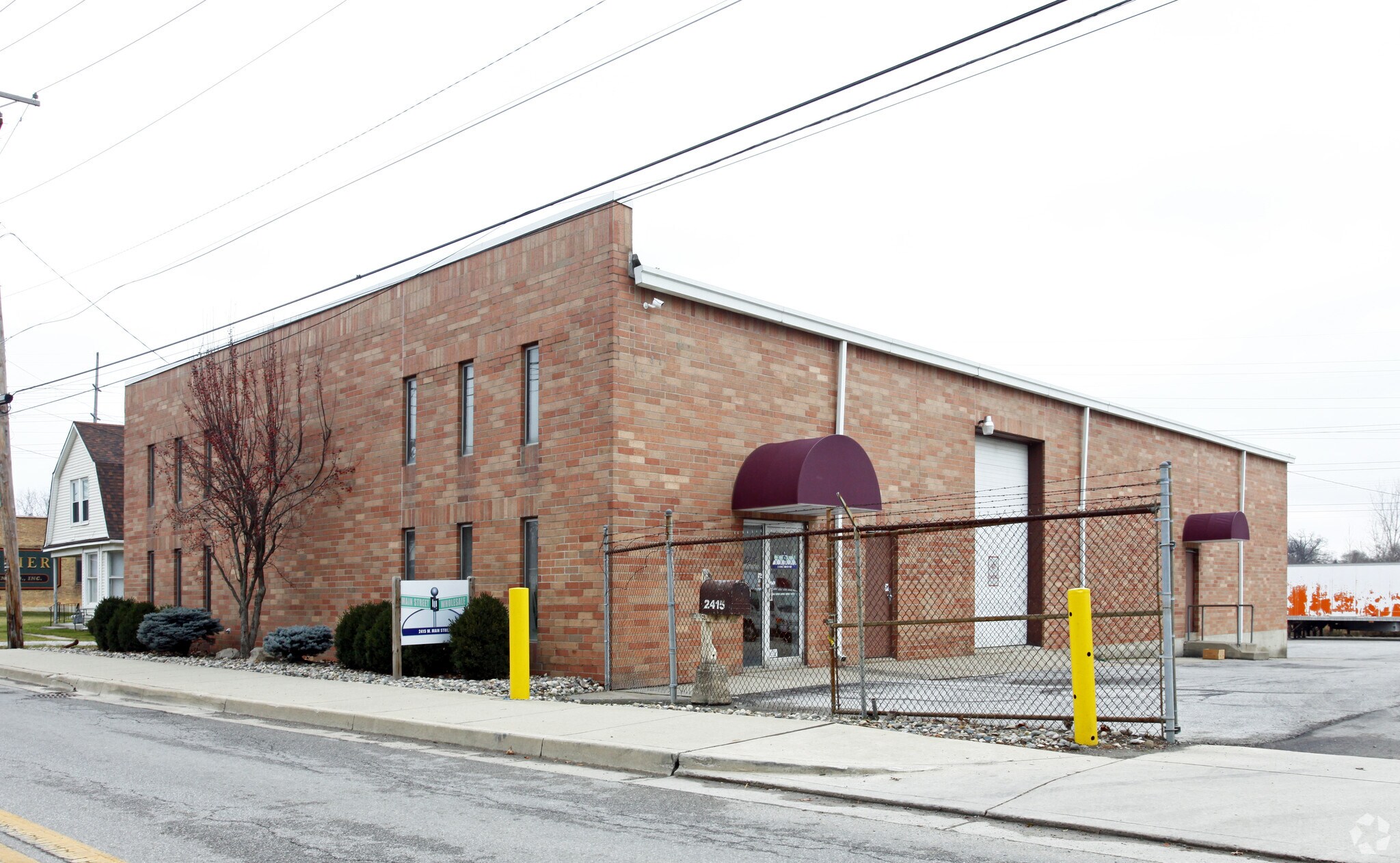 2415 W Main St, Fort Wayne, IN for sale Primary Photo- Image 1 of 1