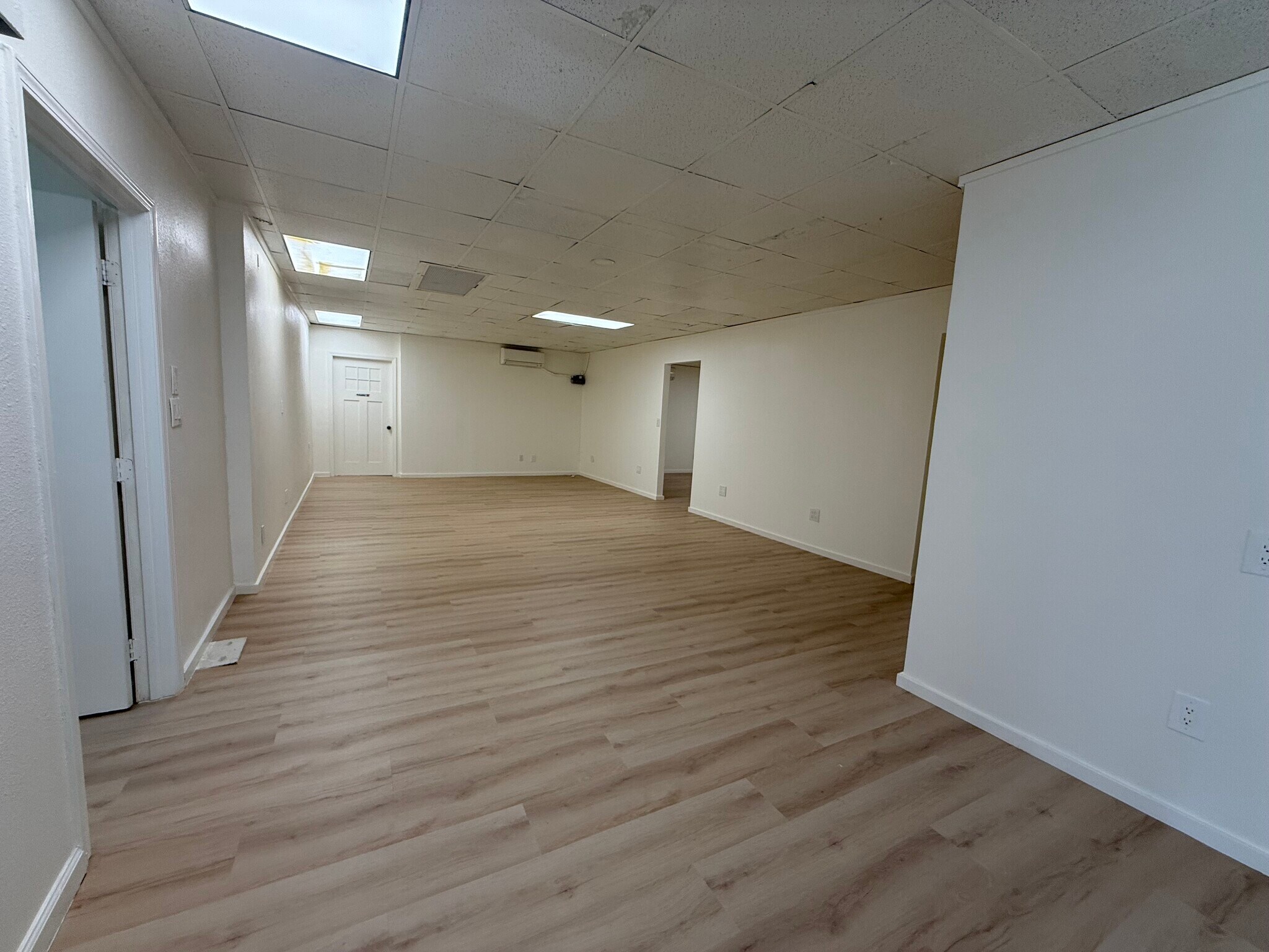 1303 Rycroft St, Honolulu, HI for sale Interior Photo- Image 1 of 13