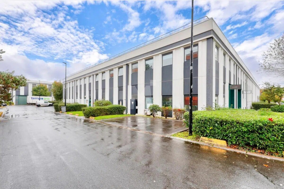 Office in Verrières-le-Buisson for lease Building Photo- Image 1 of 12