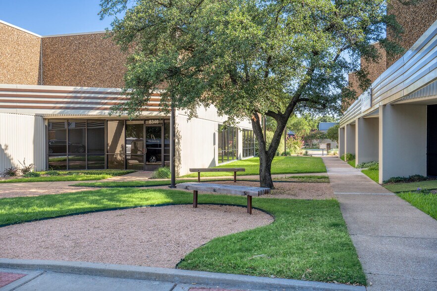 8330-8344 Sterling St, Irving, TX for lease - Building Photo - Image 1 of 10