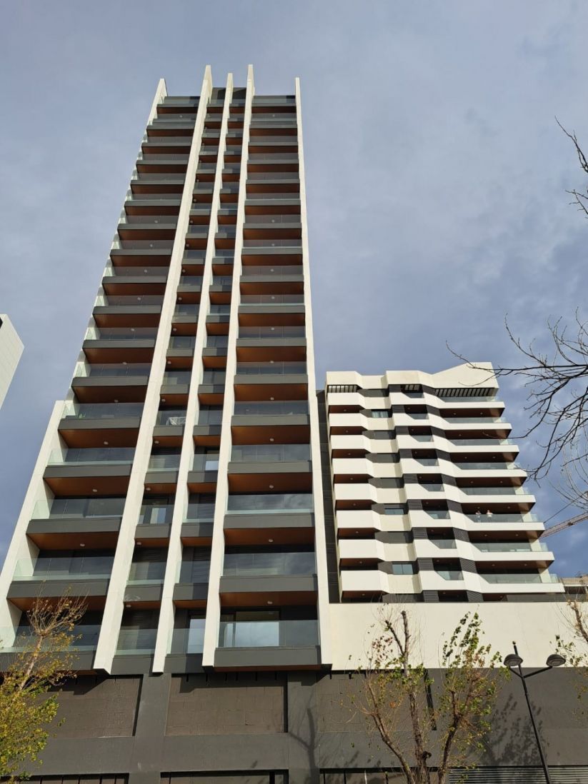 Retail in València, Valencia for lease Building Photo- Image 1 of 11