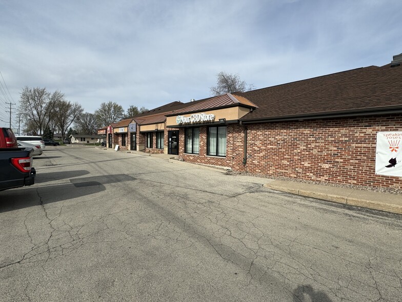 3402 N Richmond St, Appleton, WI for lease - Building Photo - Image 2 of 8