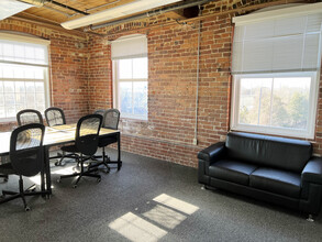 590 Means St NW, Atlanta, GA for lease Interior Photo- Image 2 of 9