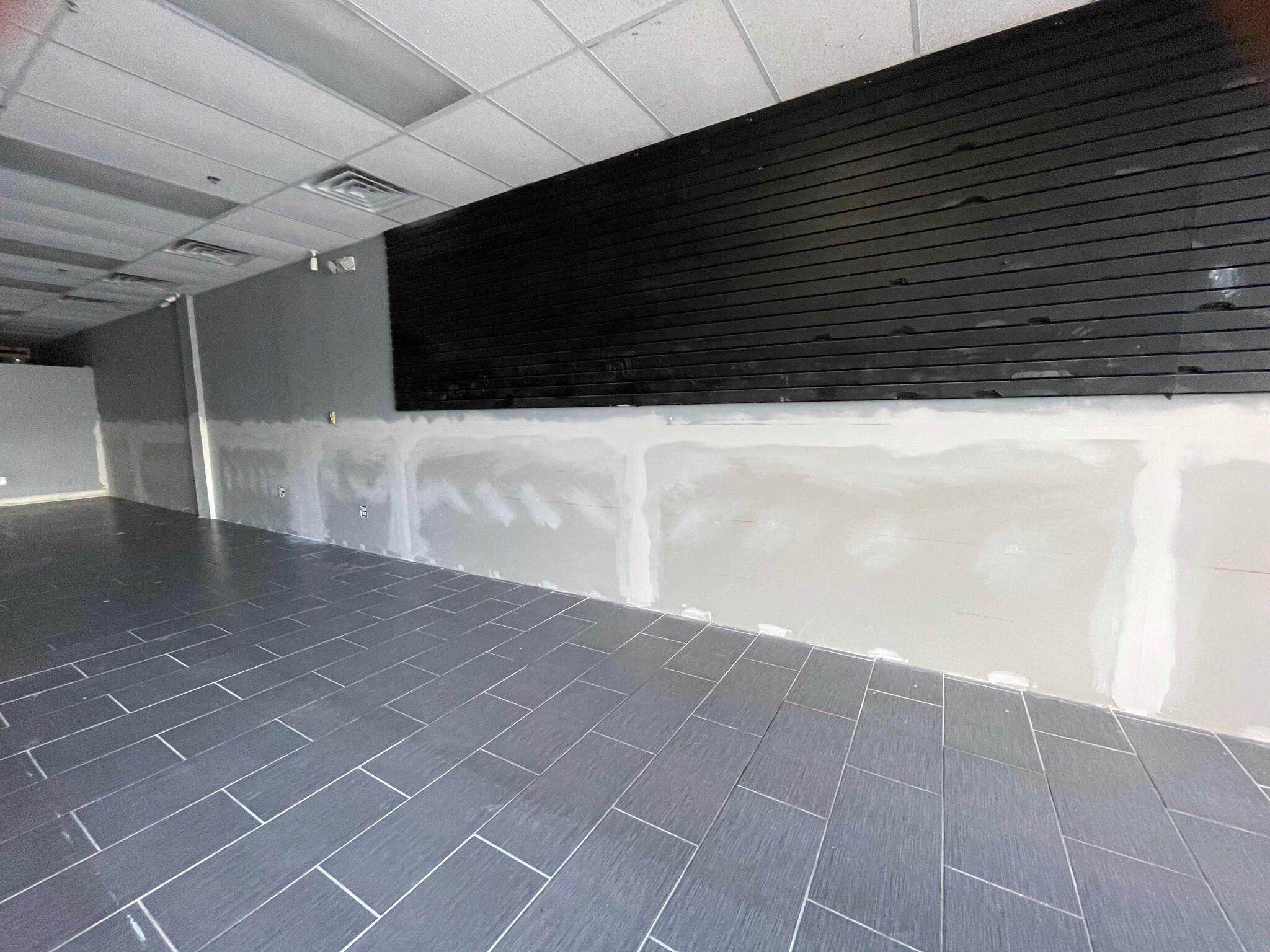 4003 S Plainfield-Naperville Rd, Naperville, IL for lease Interior Photo- Image 1 of 12