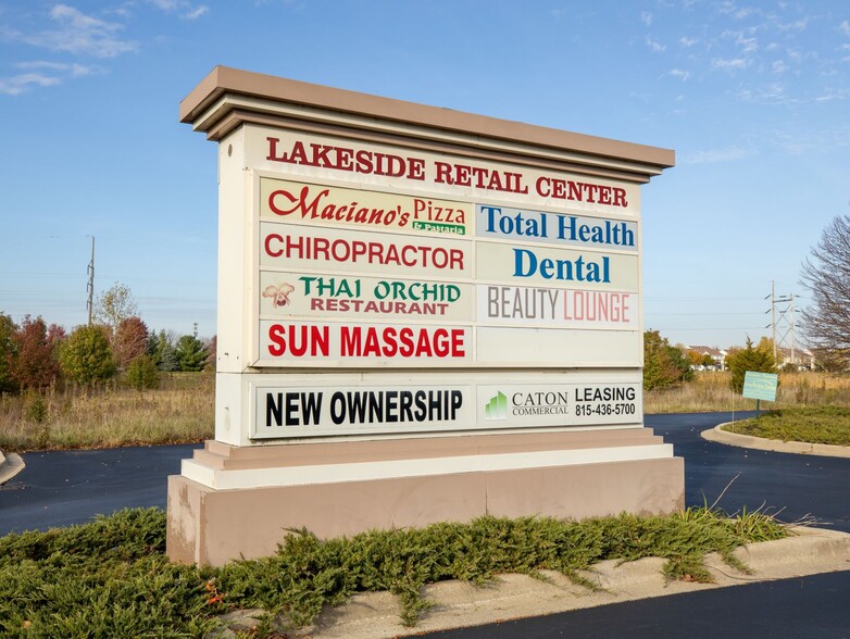 2460 S Eola Rd, Aurora, IL for lease - Building Photo - Image 3 of 6