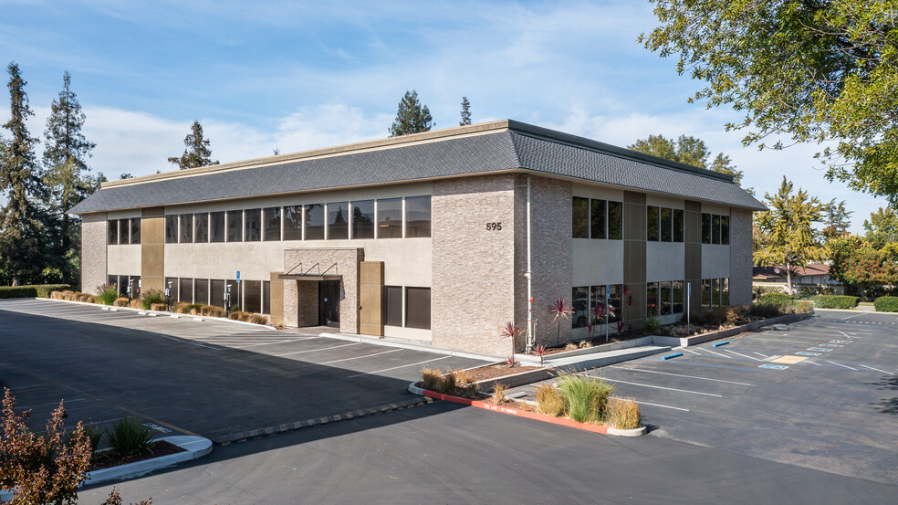 595 Millich Dr, Campbell, CA for lease - Building Photo - Image 2 of 14