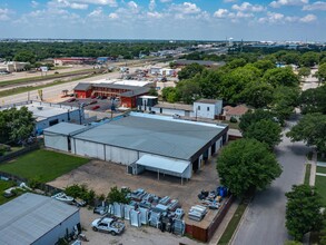 1713 NW Dallas St, Grand Prairie, TX for lease Building Photo- Image 1 of 8