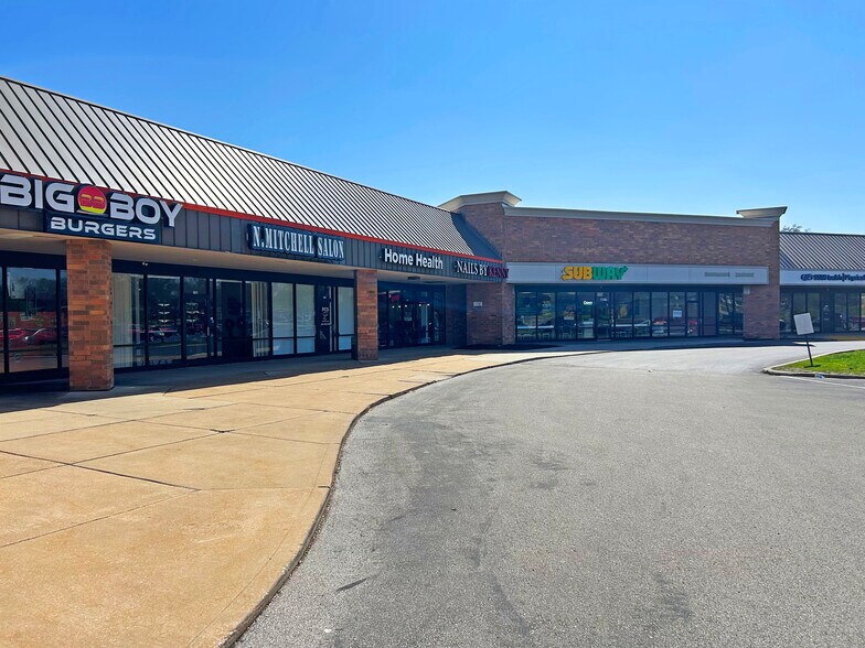 1106-1148 Shackelford Rd, Florissant, MO for lease - Building Photo - Image 1 of 1