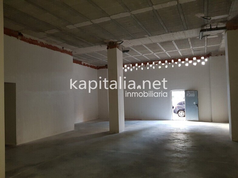 Retail in Ontinyent for lease - Building Photo - Image 2 of 4