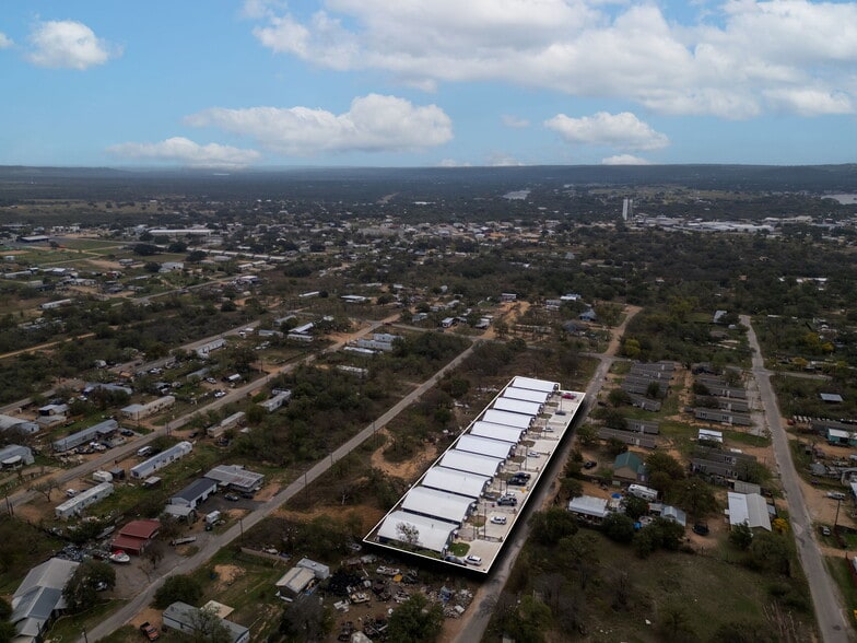 870 Waco st, Kingsland, TX for sale - Aerial - Image 2 of 30