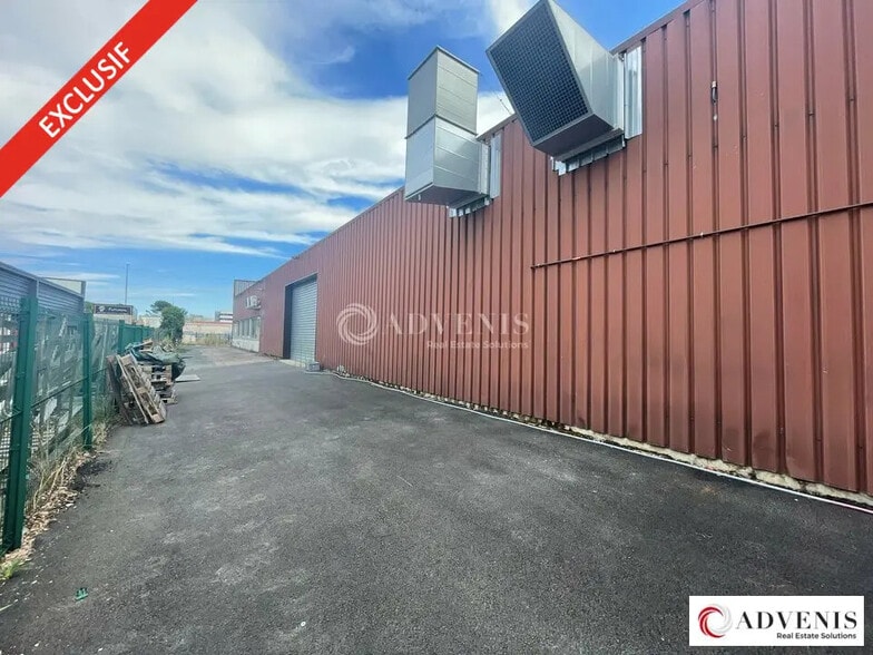 Flex in Pessac for lease - Building Photo - Image 2 of 11