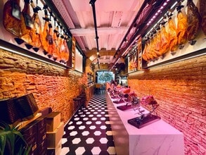 Retail in Sant Cugat del Vallès, Barcelona for lease Interior Photo- Image 2 of 14