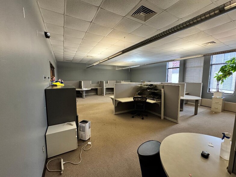 333 E Main St, Muncie, IN for lease - Building Photo - Image 3 of 12