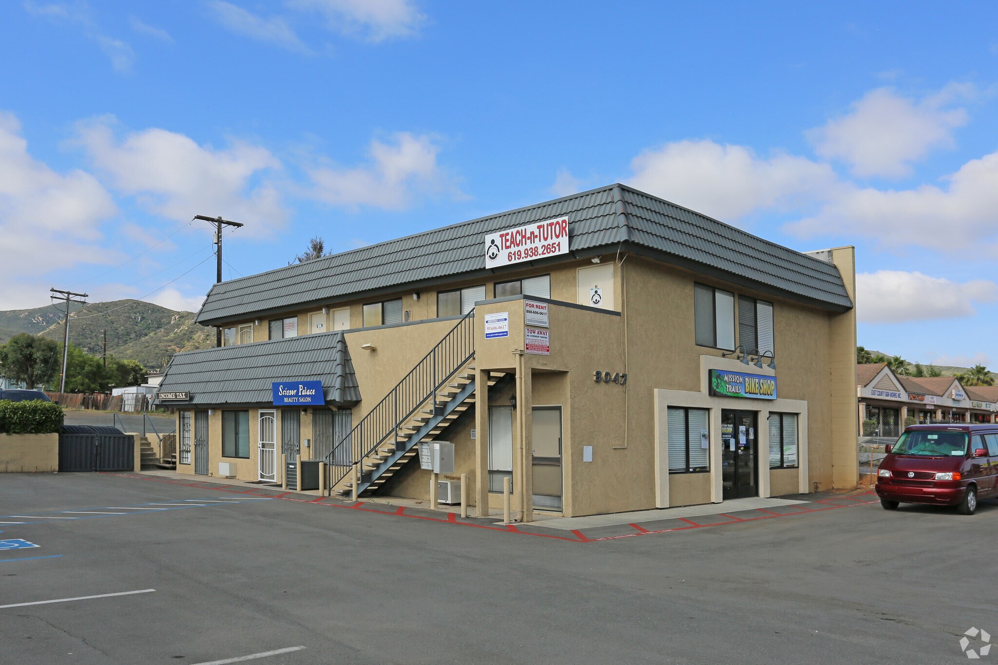 8047 Mission Gorge Rd, Santee, CA for sale Primary Photo- Image 1 of 1