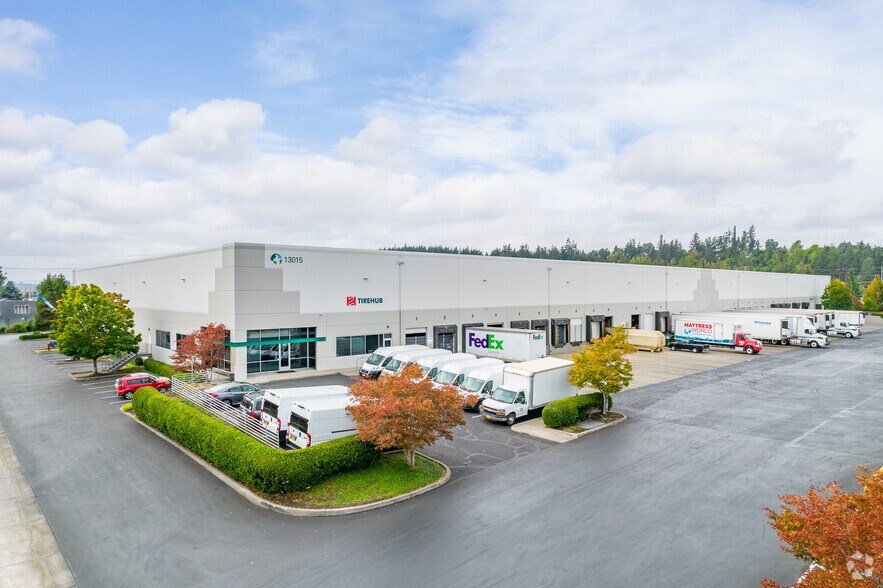 13015 SE Jennifer St, Clackamas, OR for sale - Primary Photo - Image 1 of 1