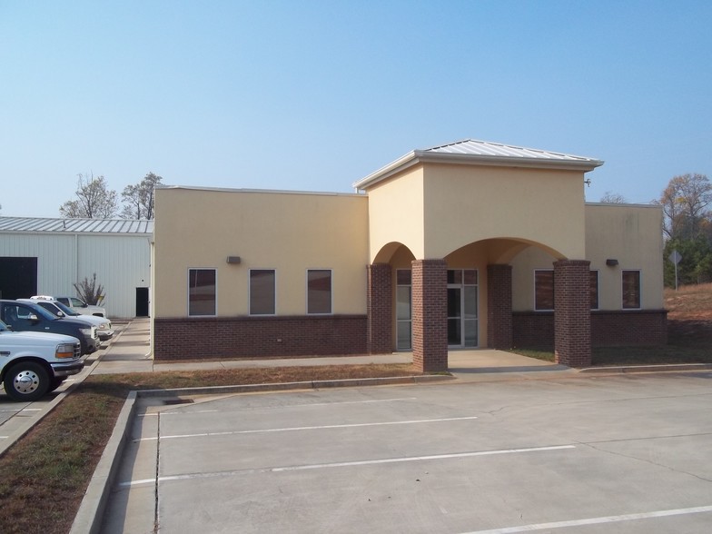 241 Industrial Blvd, Baldwin, GA for sale - Building Photo - Image 1 of 1