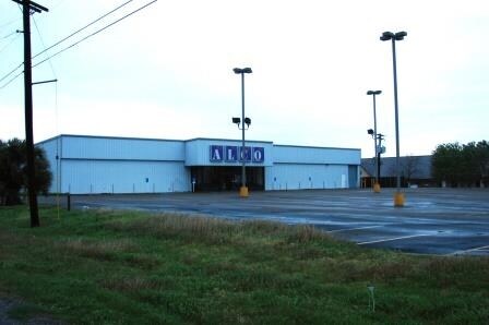 201 US Hwy 77A S, Yoakum, TX for sale Building Photo- Image 1 of 1