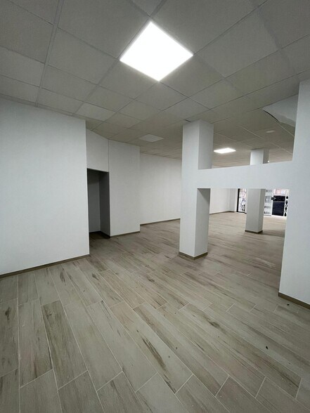 Retail in Tortosa, Tarragona for lease - Interior Photo - Image 1 of 8