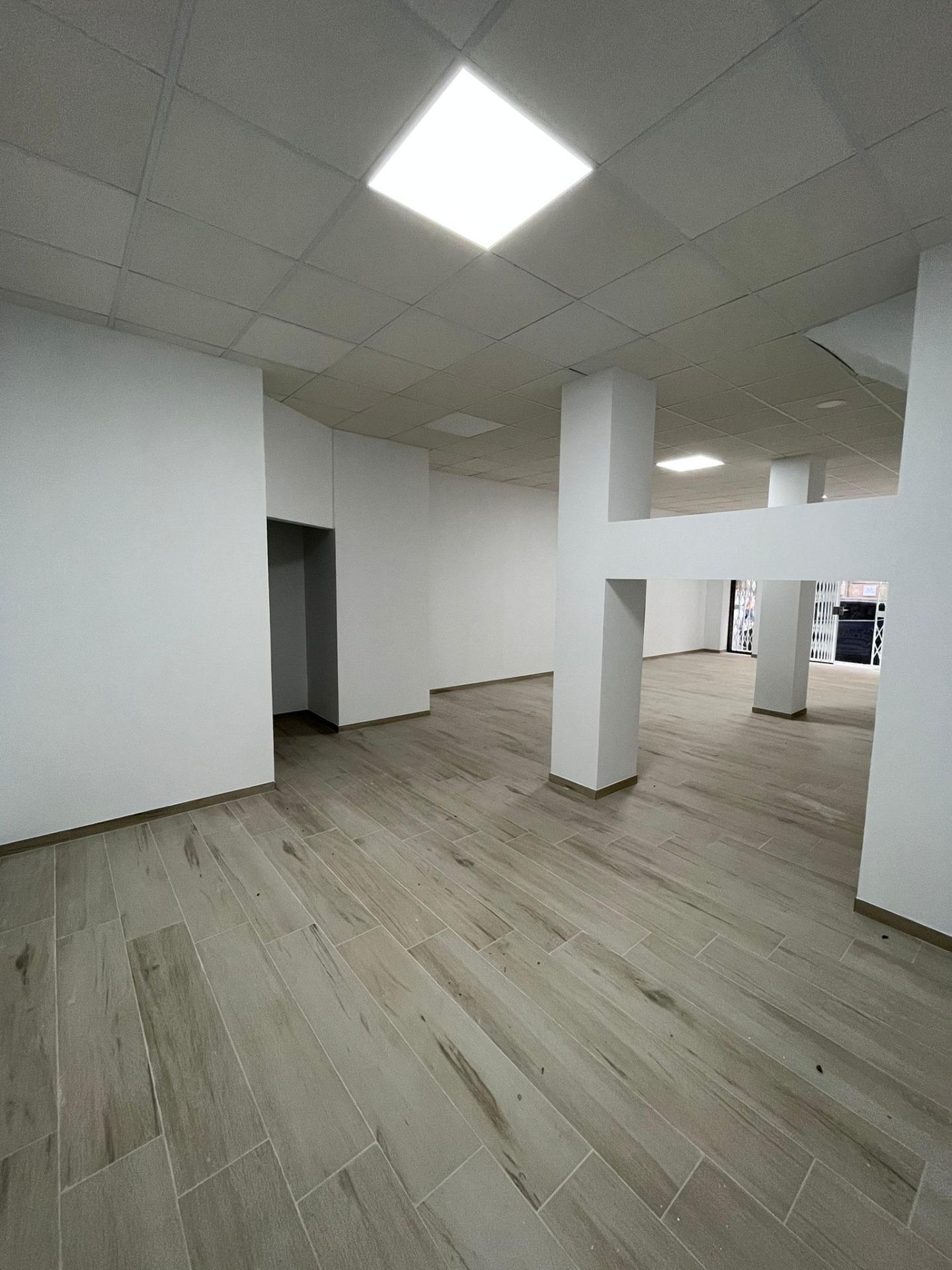 Retail in Tortosa, Tarragona for lease Interior Photo- Image 1 of 9