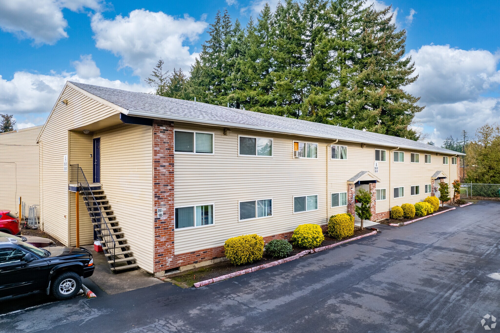 19511 NE Halsey St, Portland, OR for sale Primary Photo- Image 1 of 1