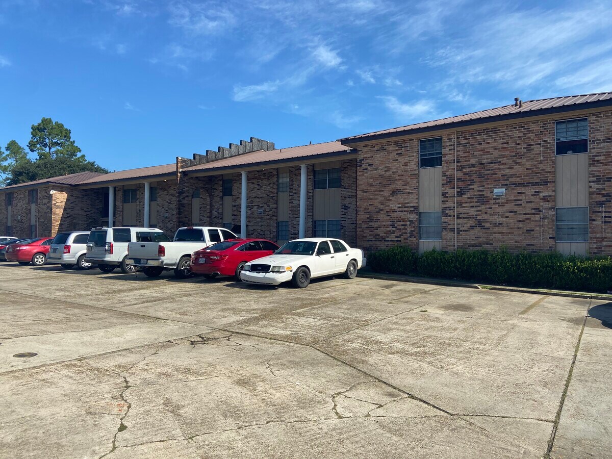 2401 E Simcoe St, Lafayette, LA 70501