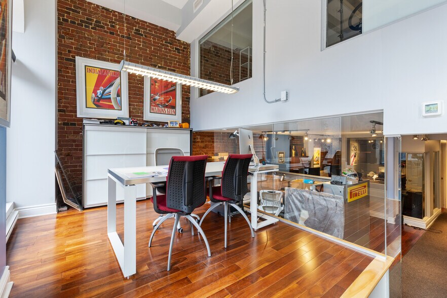 358-362 Rue Notre-Dame O, Montréal, QC for lease - Interior Photo - Image 2 of 16