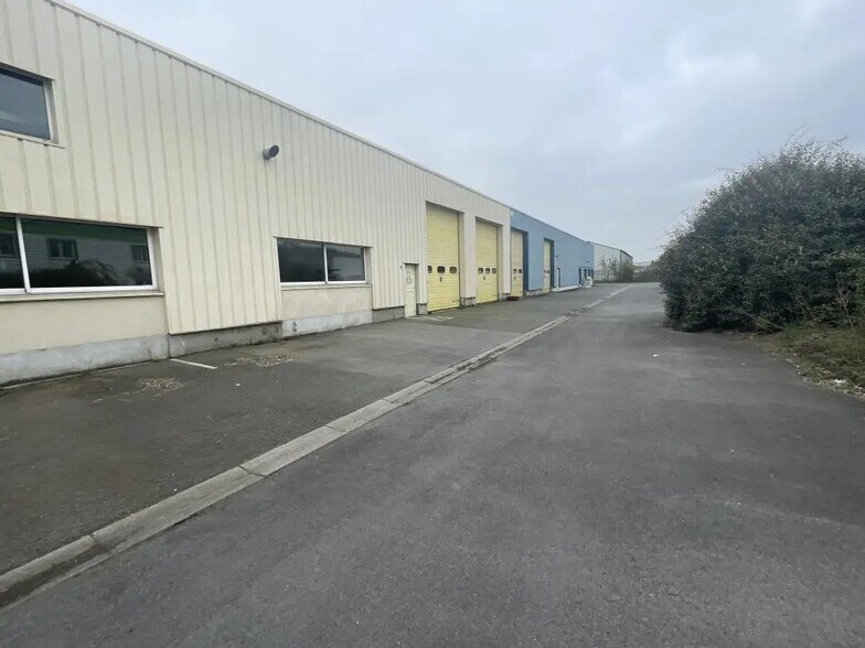 Office in Saint-Laurent-Blangy for lease - Building Photo - Image 3 of 16