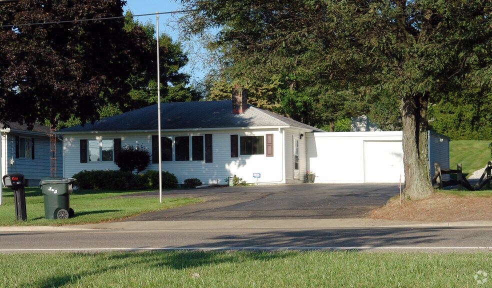 6665 Frank Ave NW, Canton, OH for sale - Primary Photo - Image 1 of 1