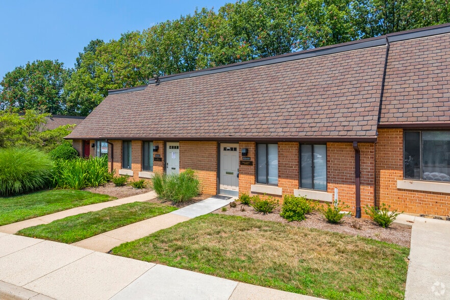 6252-6272 Montrose Rd, Rockville, MD for lease - Building Photo - Image 3 of 4