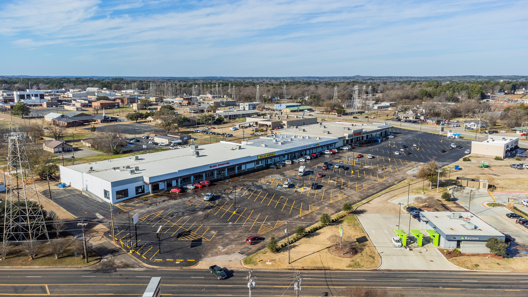 102-110 Midtown Dr, Kilgore, TX for lease Building Photo- Image 1 of 36