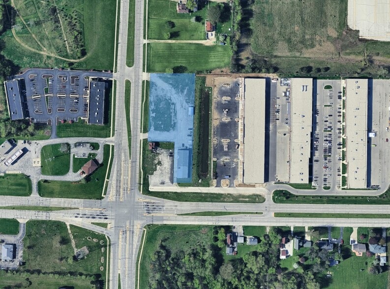 124 E Rawson Ave, Oak Creek, WI for sale - Building Photo - Image 1 of 3