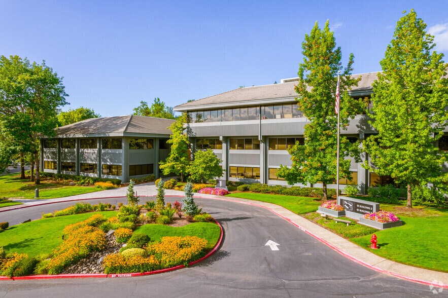 4000 Kruse Way Pl, Lake Oswego, OR for sale - Primary Photo - Image 1 of 1