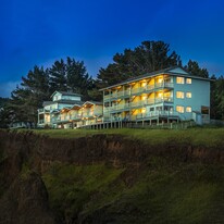 Inn Of The Lost Coast - Motel