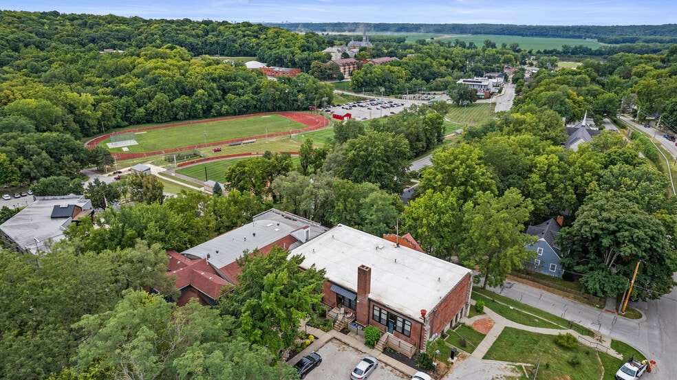 1201 Main St, Parkville, MO for sale - Building Photo - Image 1 of 5