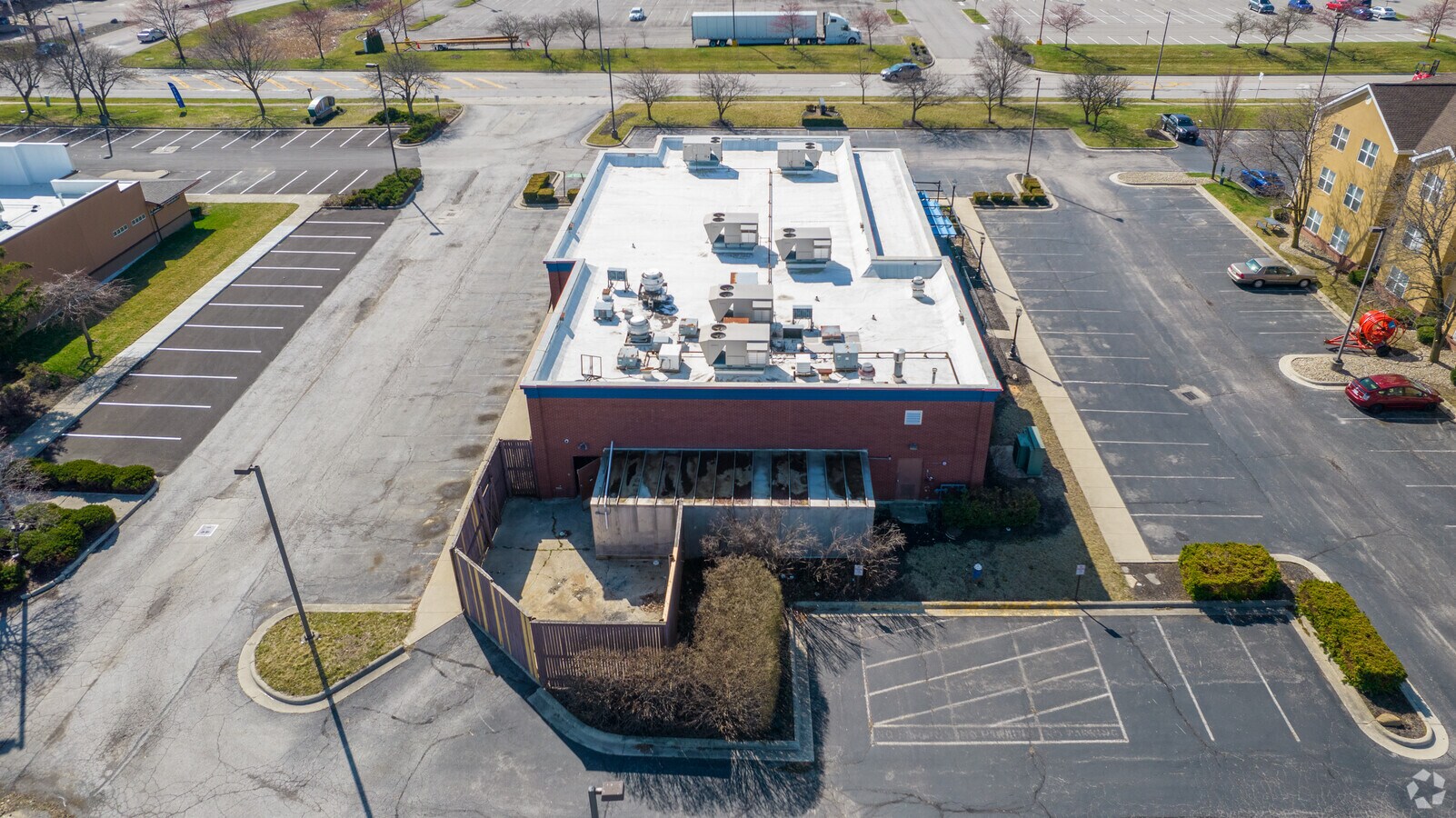 3861 Park Mill Run Dr, Hilliard, OH 43026