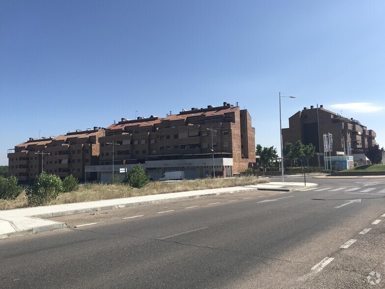 Calle Labrador, 1, Navalcarnero, Madrid for lease - Building Photo - Image 2 of 2