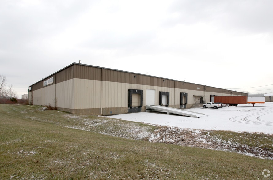 3910 Groves Rd, Columbus, OH for lease - Building Photo - Image 2 of 4