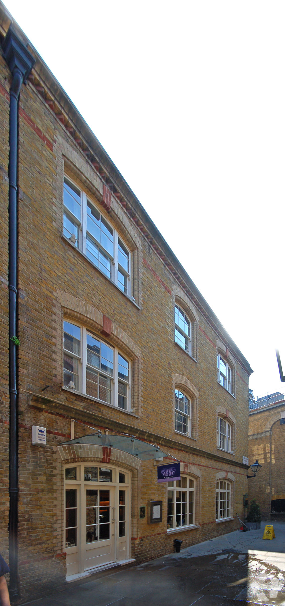 2-7 Lancashire Ct, London for lease Primary Photo- Image 1 of 6