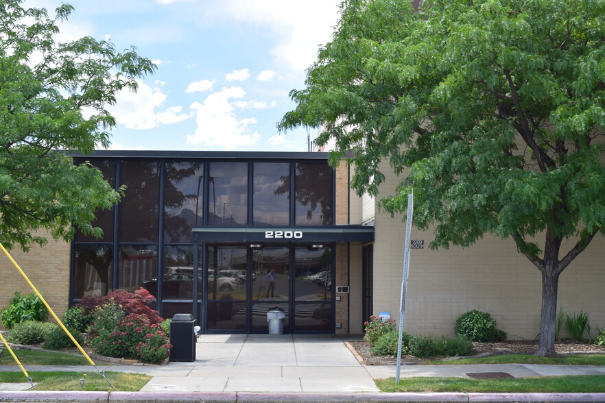 2194-2200 S 3270 W, Salt Lake City, UT for lease - Building Photo - Image 3 of 5