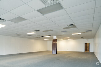 5072-5096 Corunna Rd, Flint, MI for lease Interior Photo- Image 1 of 3